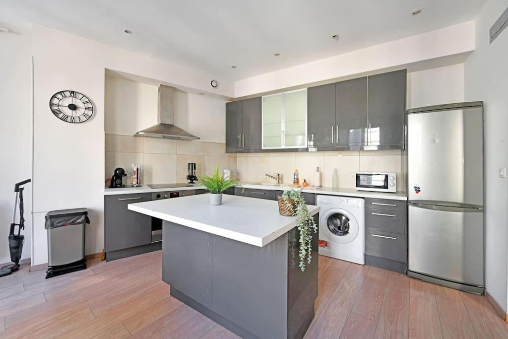 Pops Flat - Parking Prive Gratuit - Wi-Fi - Ac Clim Appartement Avignon Buitenkant foto